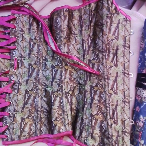 Corset Camoflage With Pink Trim Size S K9 - Picture 3 of 5